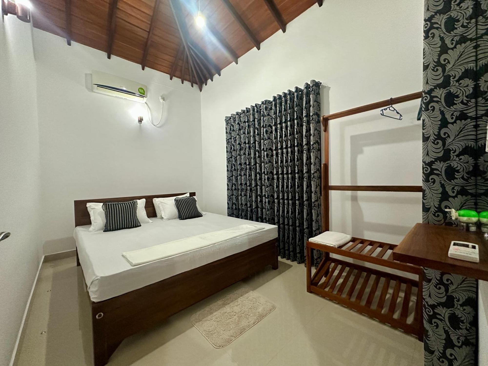 Aroma Villa Homestay Полонарува Екстериор снимка