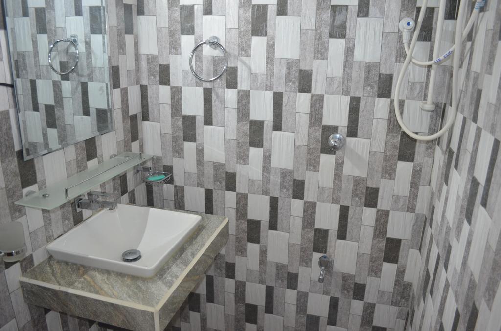 Aroma Villa Homestay Полонарува Екстериор снимка