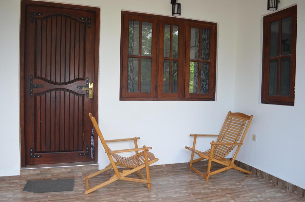 Aroma Villa Homestay Полонарува Екстериор снимка