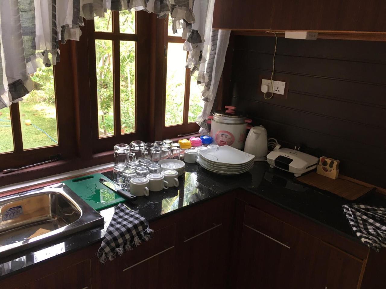 Aroma Villa Homestay Полонарува Екстериор снимка