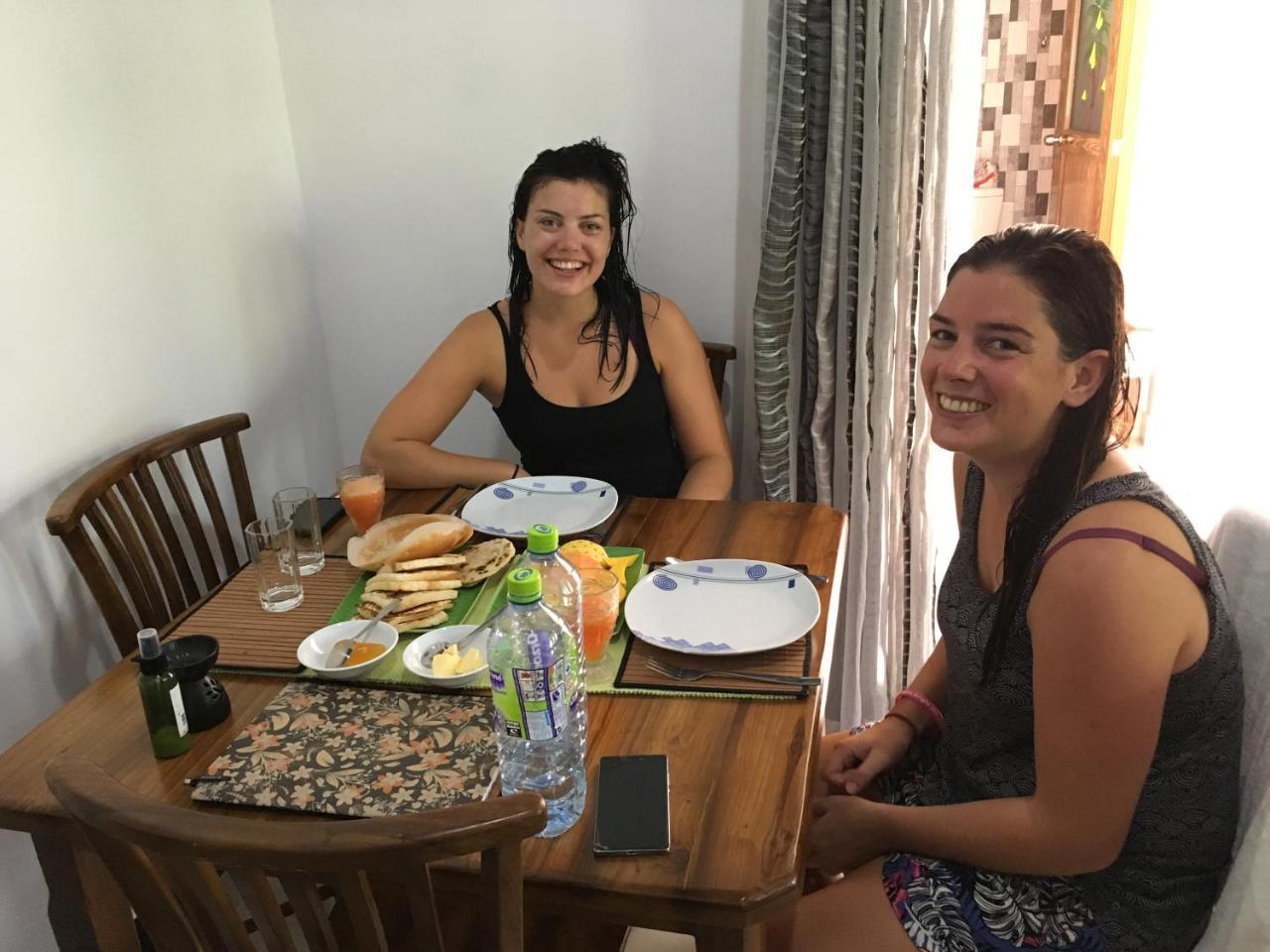 Aroma Villa Homestay Полонарува Екстериор снимка